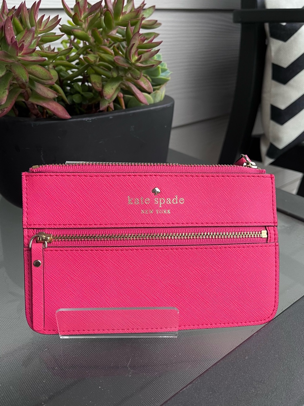 NWOT Kate Spade Mika’s Pond Wristlet in Hot Pink